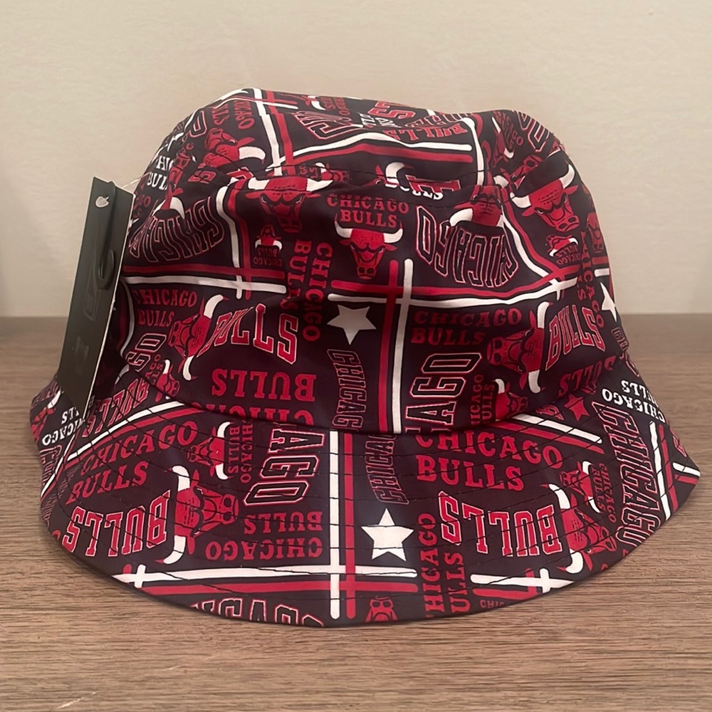 Brand New Chicago Bulls Bucket Hat 🖤🏀❤️